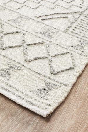 Triv Rug Ivory